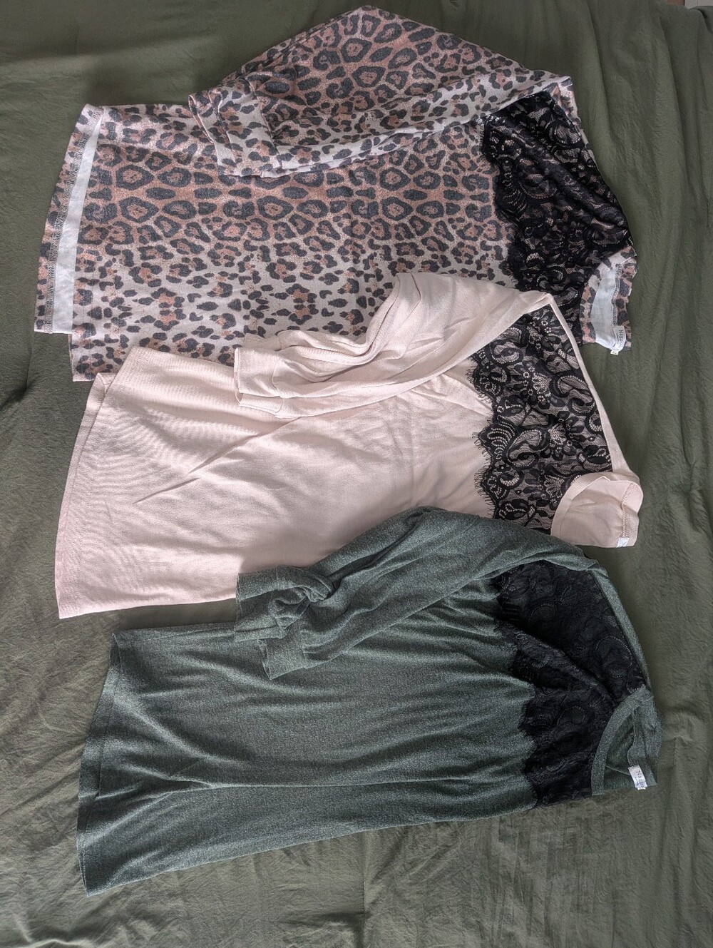 Naggoo Bundle Of 3 Lace Accent Long Sleeve Tops Size XL Leopard, Beige, Green